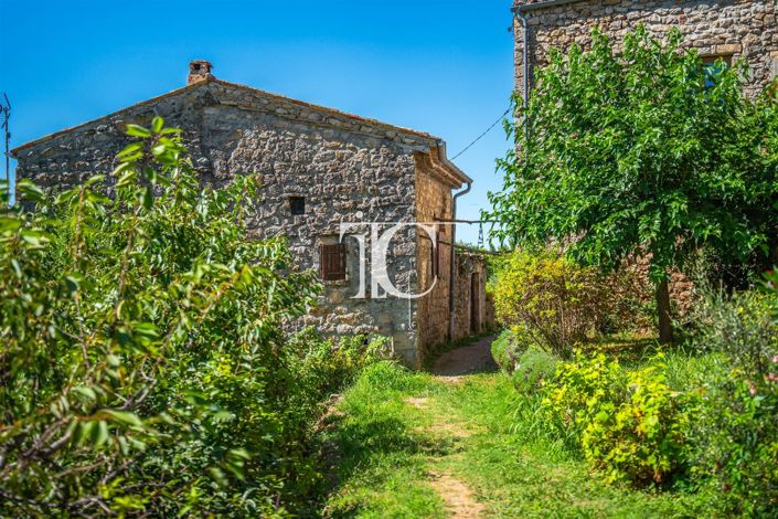 Image No.19-7 Bed House for sale