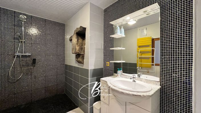 Image No.14-12 Bed House for sale