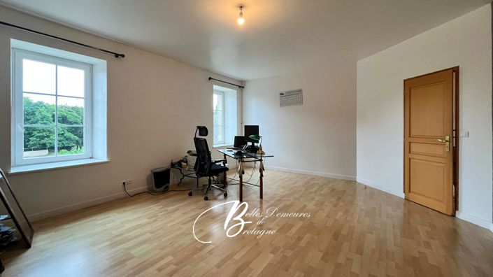 Image No.7-12 Bed House for sale