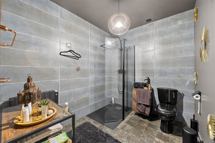 Image No.11-6 Bed House for sale