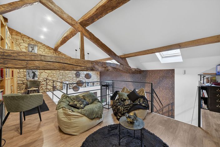 Image No.7-6 Bed House for sale