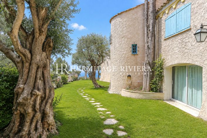 Image No.17-4 Bed House for sale