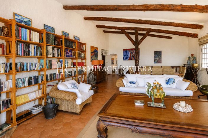 Image No.8-4 Bed House for sale
