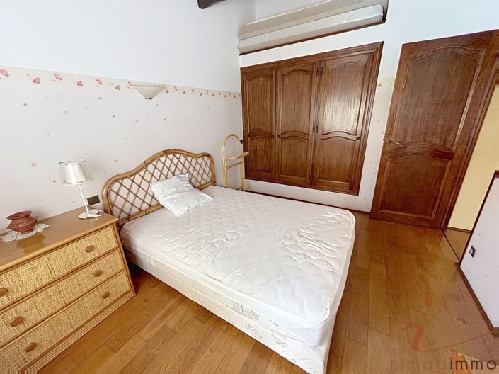 Image No.12-4 Bed House for sale