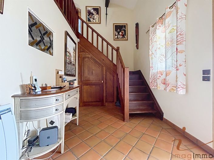 Image No.6-4 Bed House for sale