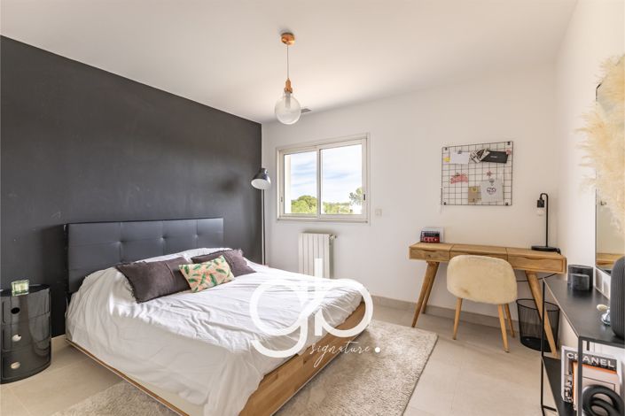 Image No.15-5 Bed House for sale