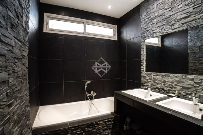 Image No.14-4 Bed House for sale
