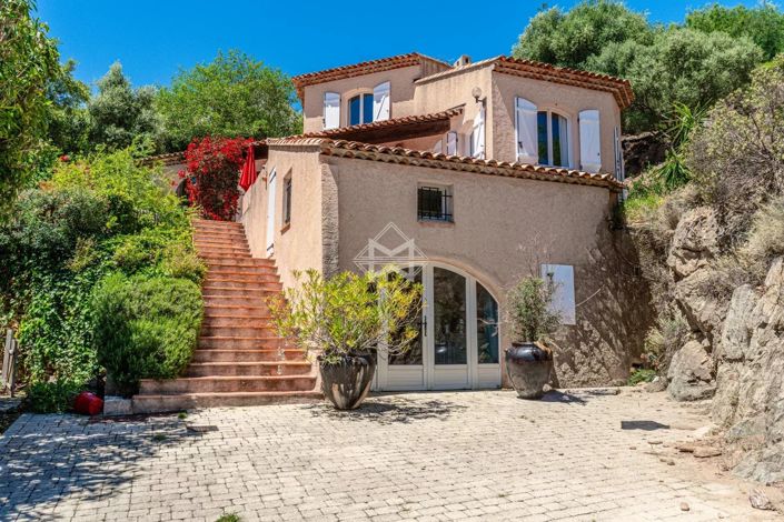 Image No.4-4 Bed House for sale
