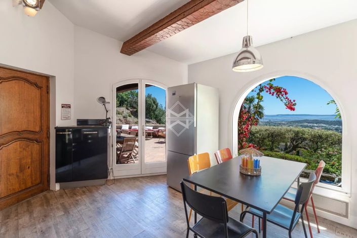 Image No.7-4 Bed House for sale