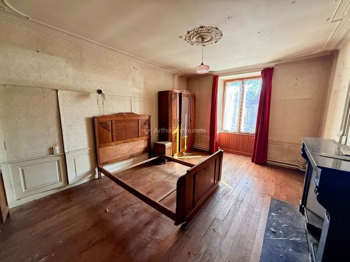 Image No.8-6 Bed House for sale