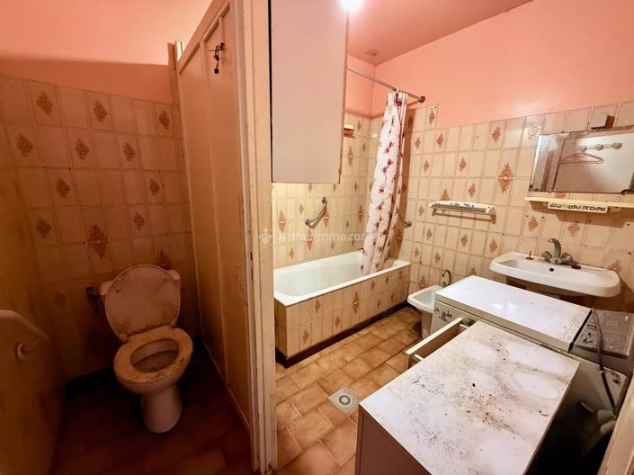 Image No.9-6 Bed House for sale