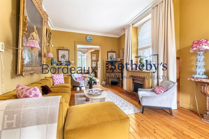Image No.9-5 Bed House for sale