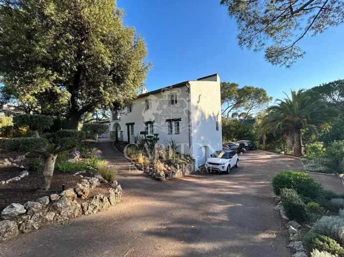 Image No.16-6 Bed House for sale