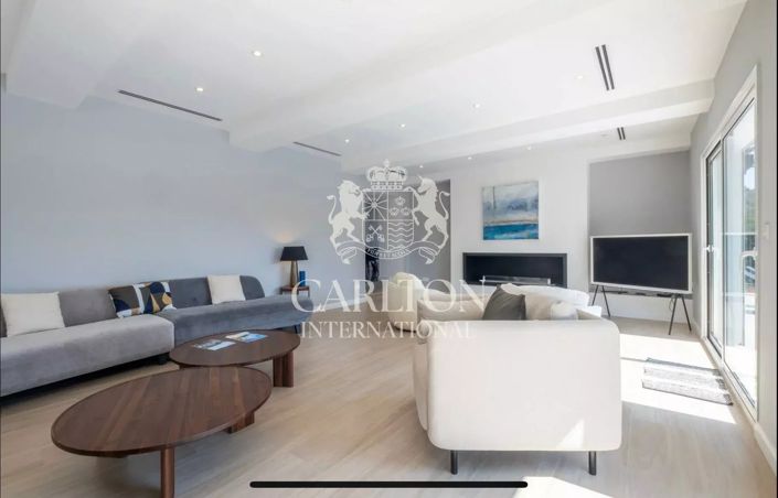 Image No.4-6 Bed House for sale