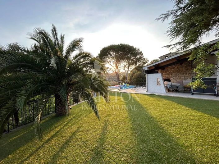 Image No.5-6 Bed House for sale