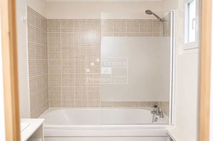 Image No.11-2 Bed House for sale