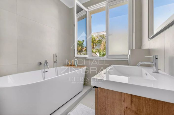 Image No.10-3 Bed Apartment for sale