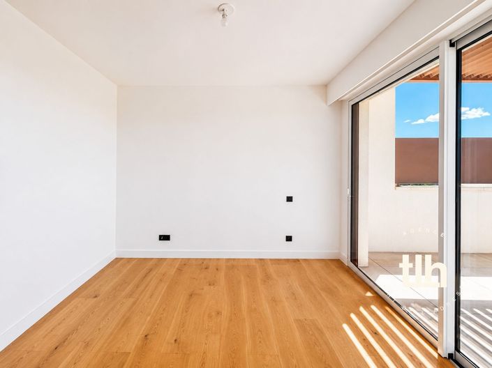Image No.11-3 Bed Apartment for sale