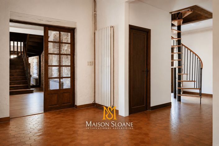 Image No.11-6 Bed House for sale