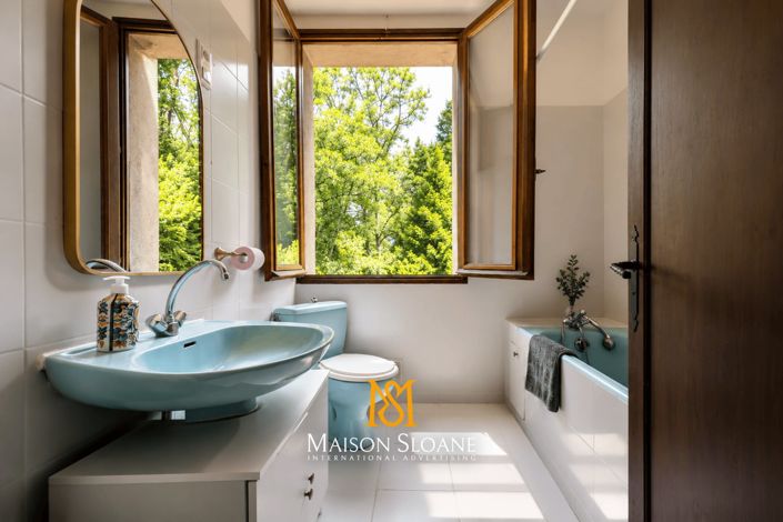 Image No.20-6 Bed House for sale