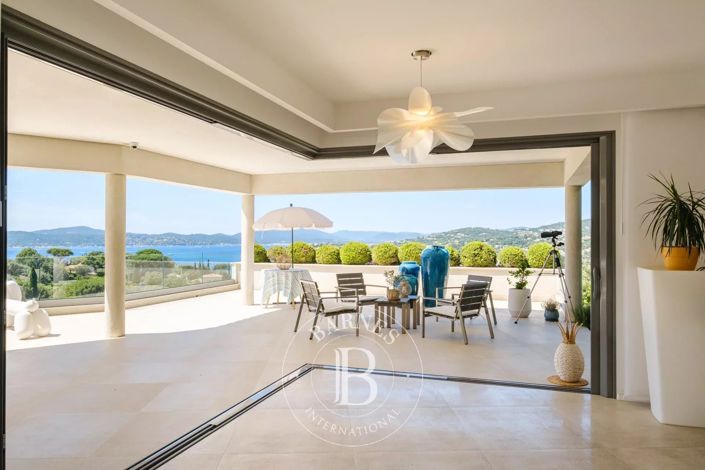 Image No.3-5 Bed House for sale