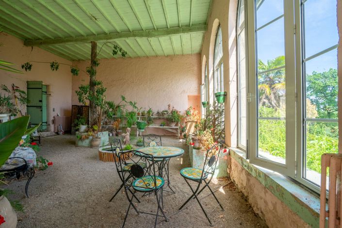 Image No.12-6 Bed Property for sale