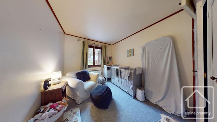 Image No.23-8 Bed Property for sale