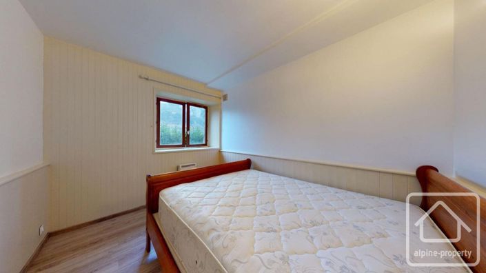 Image No.27-8 Bed Property for sale