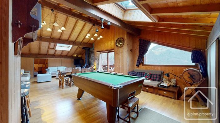 Image No.7-8 Bed Property for sale
