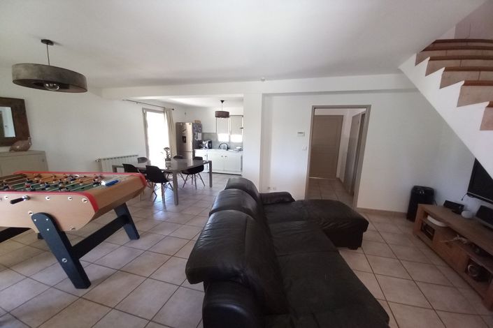 Image No.11-3 Bed House for sale