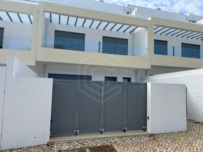 Image No.3-3 Bed House for sale