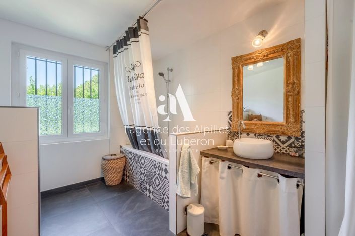 Image No.20-5 Bed House for sale