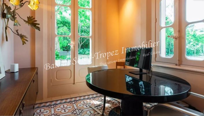 Image No.18-5 Bed House for sale