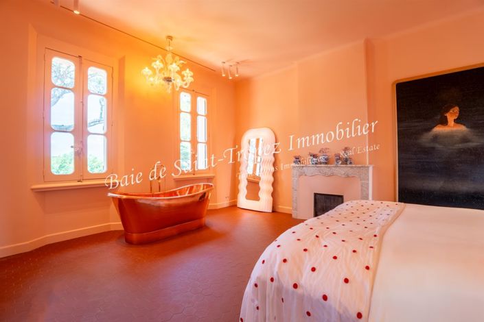 Image No.20-5 Bed House for sale