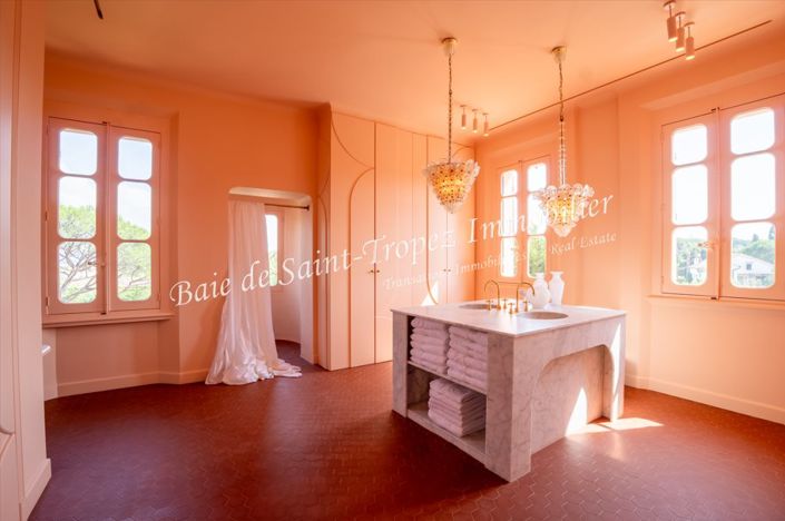 Image No.21-5 Bed House for sale