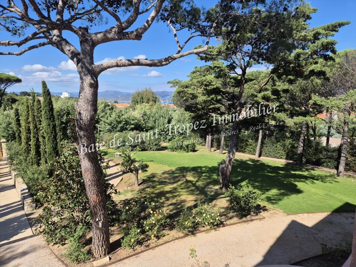 Image No.27-5 Bed House for sale