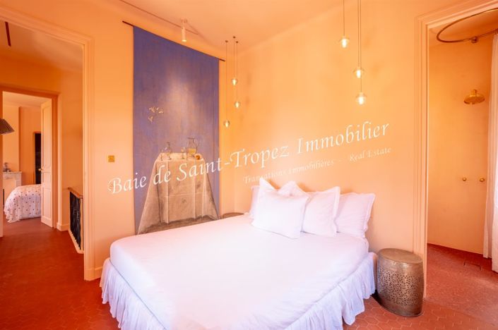 Image No.30-5 Bed House for sale