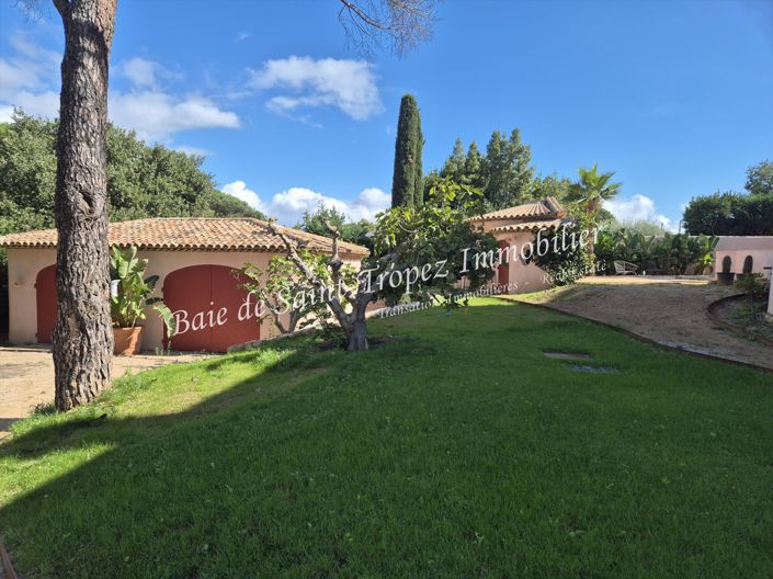 Image No.6-5 Bed House for sale