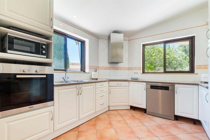 Image No.17-3 Bed House for sale