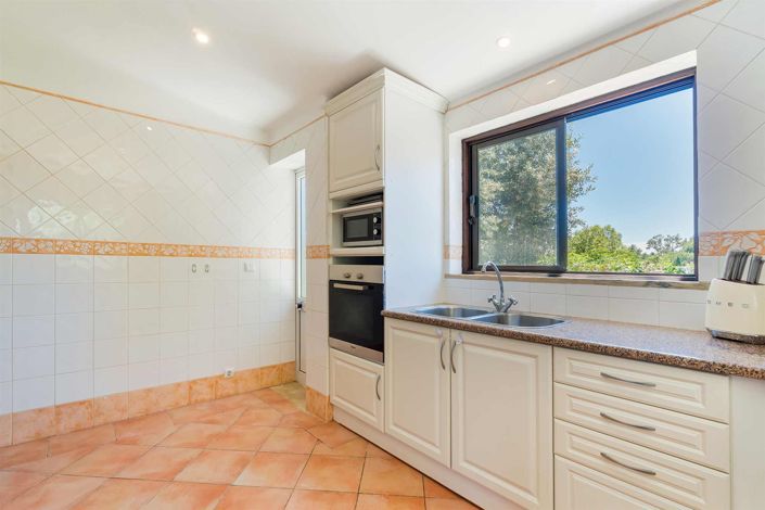 Image No.19-3 Bed House for sale