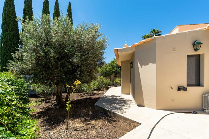 Image No.21-3 Bed House for sale