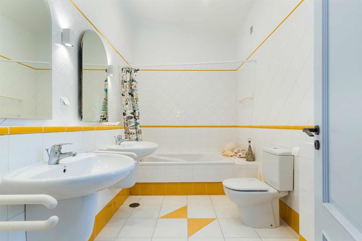 Image No.36-3 Bed House for sale
