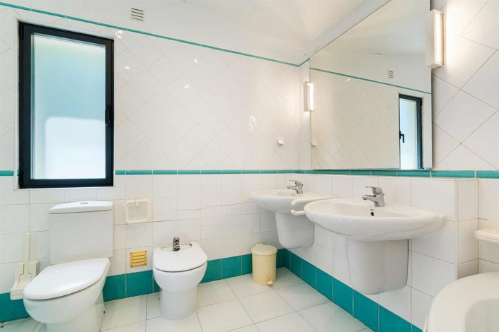 Image No.41-3 Bed House for sale