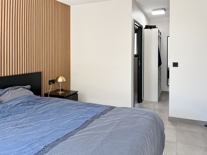 Image No.16-3 Bed House for sale