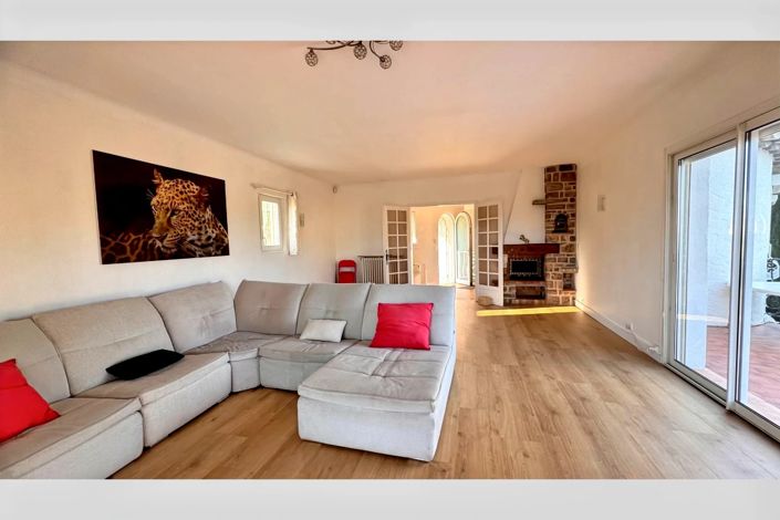 Image No.4-5 Bed House for sale