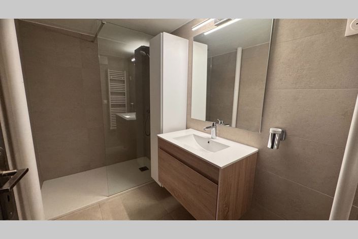 Image No.7-5 Bed House for sale