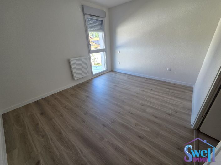 Image No.4-2 Bed House for sale