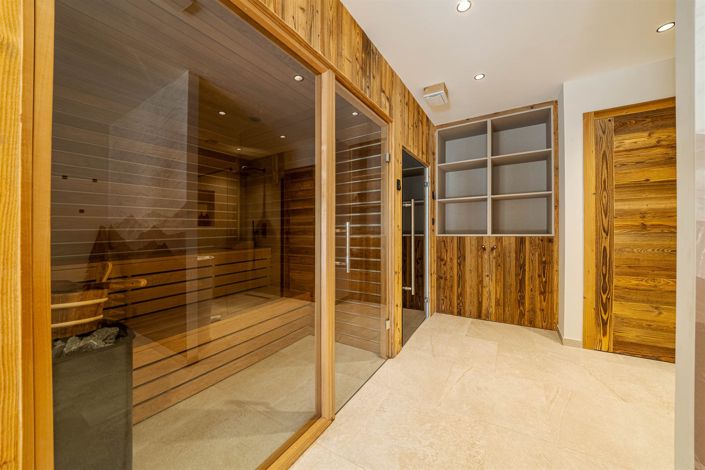 Image No.21-6 Bed House for sale