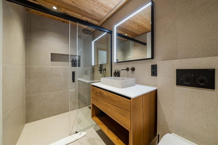 Image No.25-6 Bed House for sale