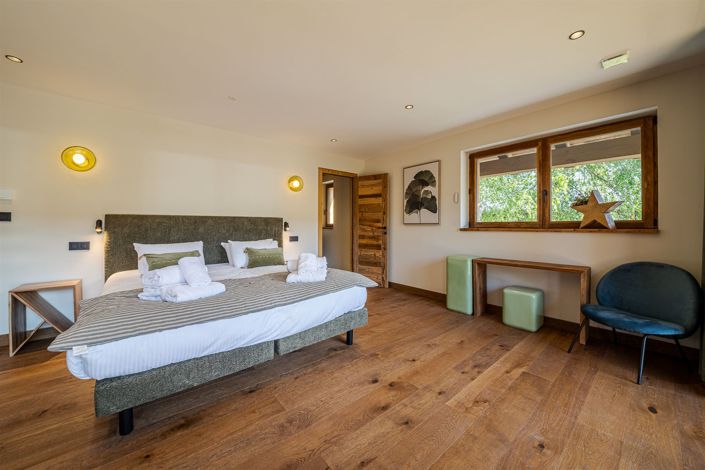Image No.30-6 Bed House for sale